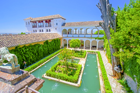 Granada: Alhambra, Nasrid Palaces, and Generalife TourPrivate Tour