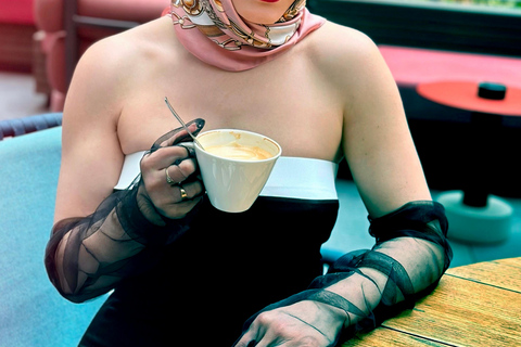 Paris: Fotoshooting im Stil der alten Geldadel mit Outfits und AccessoiresParis: Fotoshooting im Stil "Old Money" mit Outfits und Accessoires