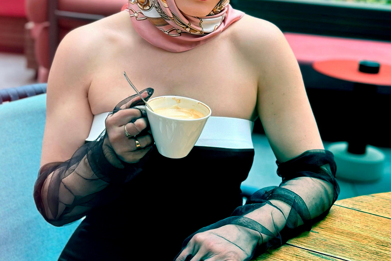 Paris: Fotoshooting im Stil der alten Geldadel mit Outfits und AccessoiresParis: Fotoshooting im Stil "Old Money" mit Outfits und Accessoires