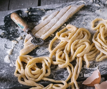 La Spezia: Pasta and Tiramisu Class at a Local's Home