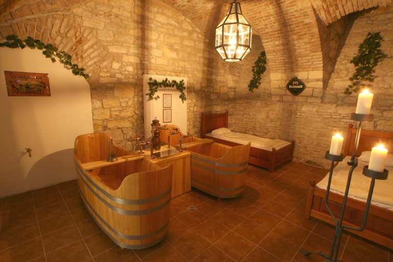 Praga: balneario de cerveza con cerveza ilimitadaBalneario y cerveza ilimitada: bañera privada y masaje
