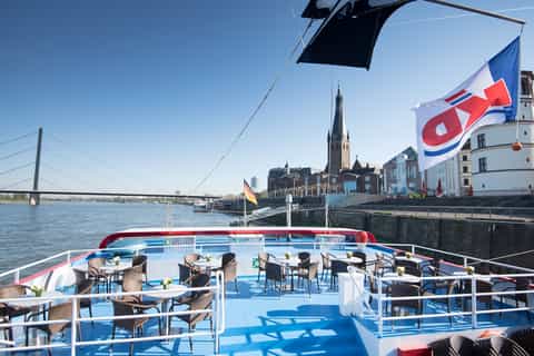 Düsseldorf: Hop-on Hop-off Bus Tour with Boat Cruise