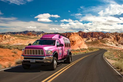 Las Vegas: Recorrido por el Valle del Fuego en Tour Trekker de Lujo