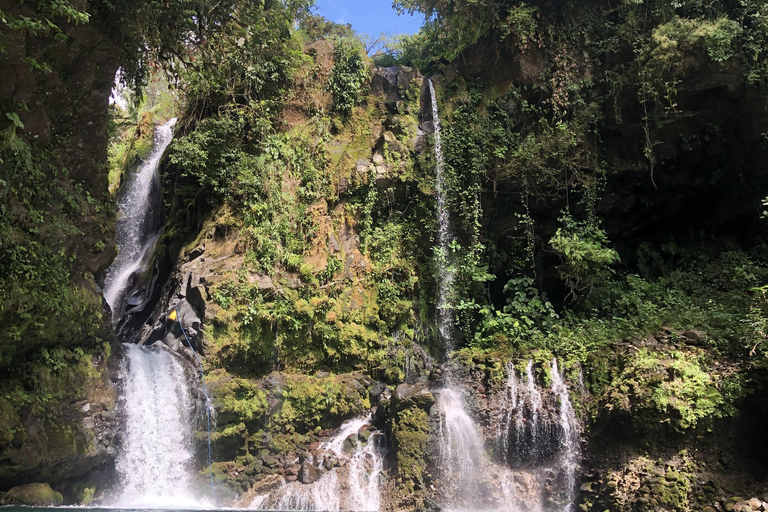 Odkryj i ciesz się kanionem Macho De Monte w Cuesta de Piedra Chiriqui.Odkryj i ciesz się Kanionem Macho De Monte w Cuesta de Piedra Chiriqui.