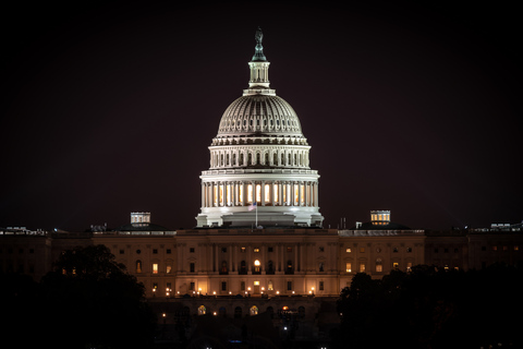 DC: Monuments &amp; Memorials Sunset Tour med Live GuideDC: Monuments and Memorials Sunset Tour med buss med öppen takhiss