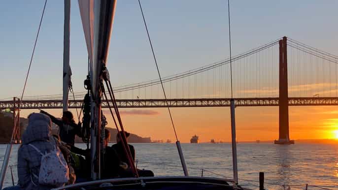 lisbon river sunset sailing cruise