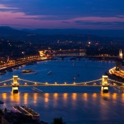 Budapest: crucero de 1 hora con bebida de bienvenida