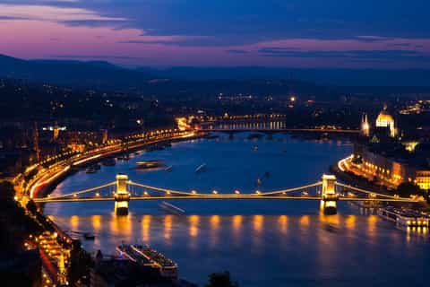 Budapest: 1-Hour Sightseeing Cruise with Welcome Drink