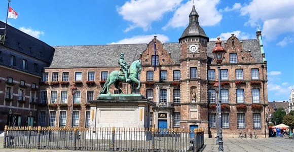 Düsseldorf: Altstadt & Altbier Tour