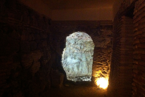 Toledo: Ancient Underground City Tour in Spanish Toledo: Ancient Underground City Tour