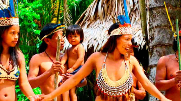 iquitos guided boat tour of amazon river native community
