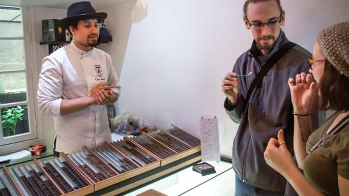 le marais pastry and chocolate food tour