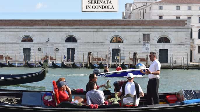 grand canal by gondola tour with music singer