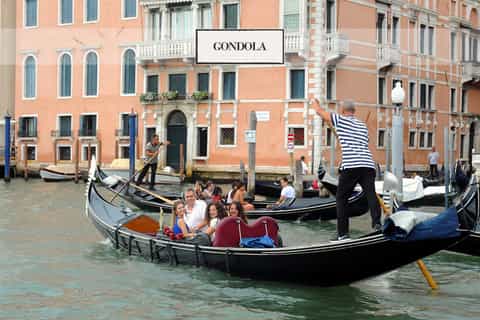 venice grand canal by gondola with commentary