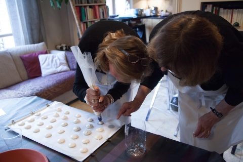 Paris : confection de macarons avec un chef parisien
