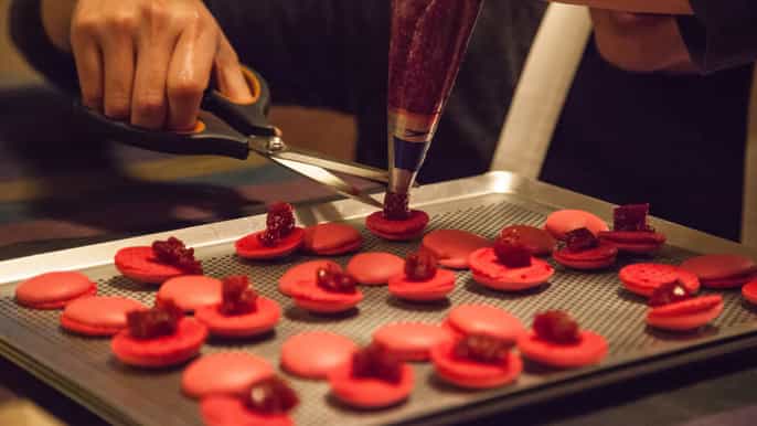 paris french macarons baking class with a parisian chef