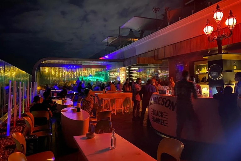 Un'avventura nella vita notturna con una guida locale: La città di Dar es salaam