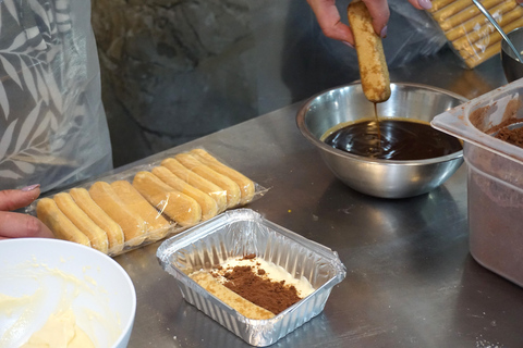 Naples: Neapolitan Pizza and Tiramisu Cooking Class