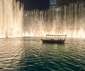 Dubaï : Spectacle de la fontaine de Burj Khalifa et balade sur le lac Burj