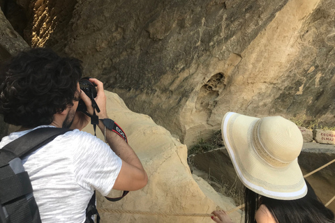 Baku: Gobustan, vulcões, templo do fogo e viagem de 1 dia a YanardagExcursão em grupo com ingressos