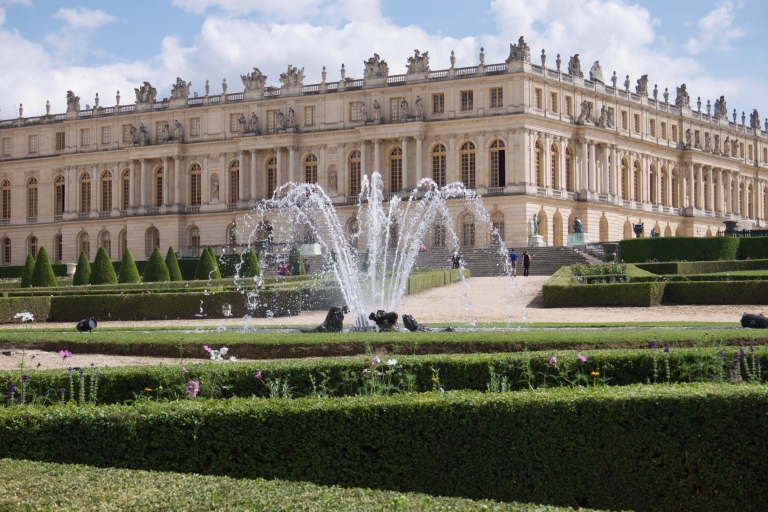 Ab Versailles: Schloss Versailles & Gärten HalbtagestourReguläre Tage (Gartenschauen nicht in Betrieb)