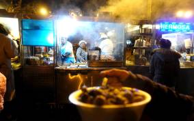 Quito: Night street food, art and drinks