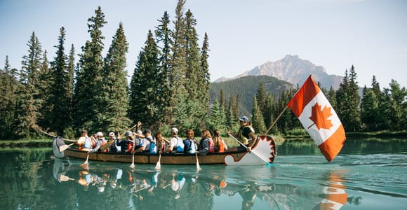Banff National Park: Bow River Explorer Tour in a Big Canoe