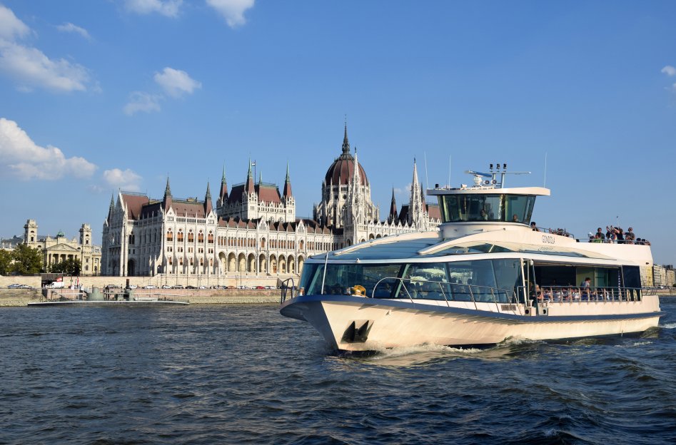 Budapest Daytime Sightseeing Cruise