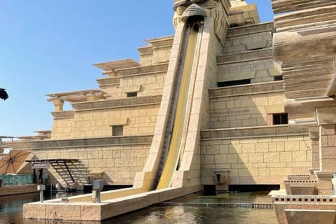 Dubai: Atlantis Aquaventure Waterpark Entry & SUV Transfer