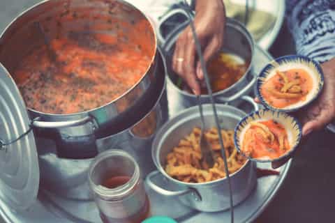 hoi an 3.5hour street food tour with river boat ride