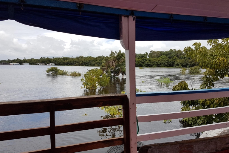 Manaos a Santarém: ferry de 36 horas en el AmazonasHamaca con baño compartido