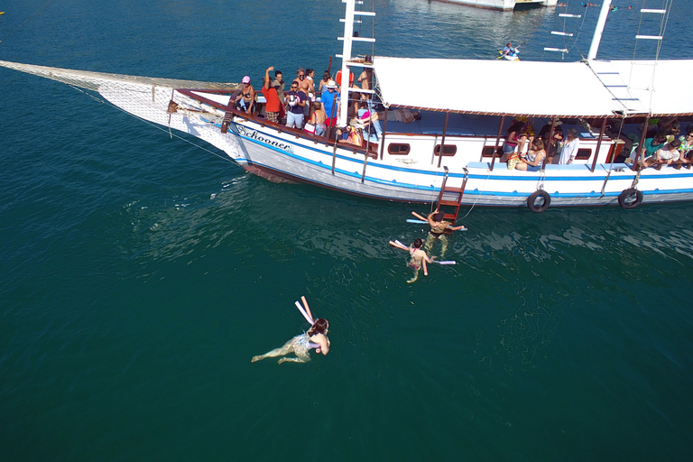 Búzios: Excursión de día completo por tierra y mar con almuerzoBúzios: excursión de día entero por tierra y mar con comida