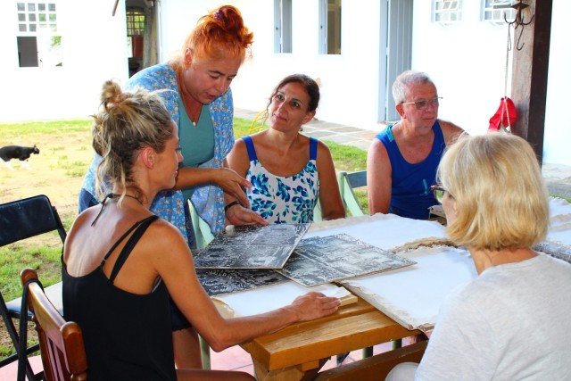 Visit Paraty 3-Hour Painting Class with an Artist in Trindade
