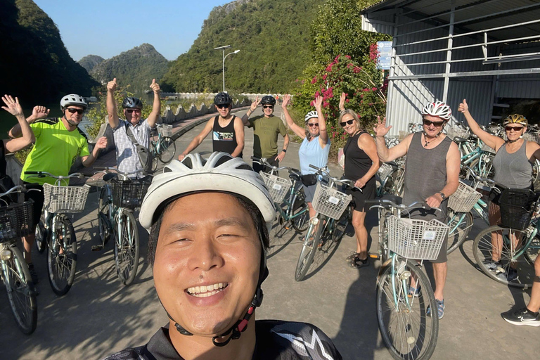 2 日吉婆岛-兰哈湾小团游（含三餐和门票）2天吉婆岛-兰哈湾之旅包括从河内出发的单程接送服务。