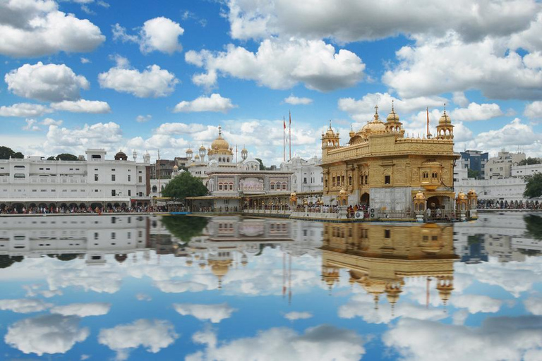 Amritsar: Golden Temple & Wagah Border 3-Day Tour with Hotel