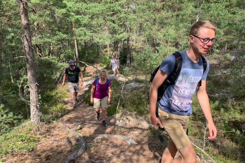 Stockholm: Nature Reserve Hiking Tour with Campfire Lunch
