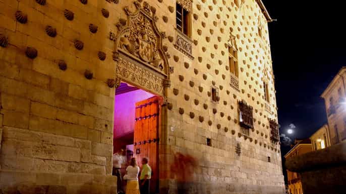 salamanca stories and legends theatrical night walking tour