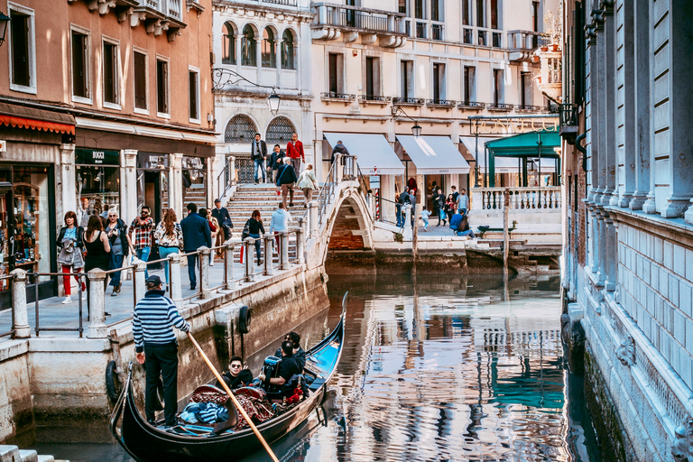 Venice: 30-Minute Gondola Ride on Grand Canal with Serenade Shared Gondola Ride