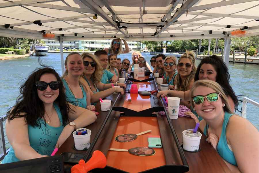Fort Lauderdale: Intracoastal Waterway Party auf einem Fahrradboot. Foto: GetYourGuide