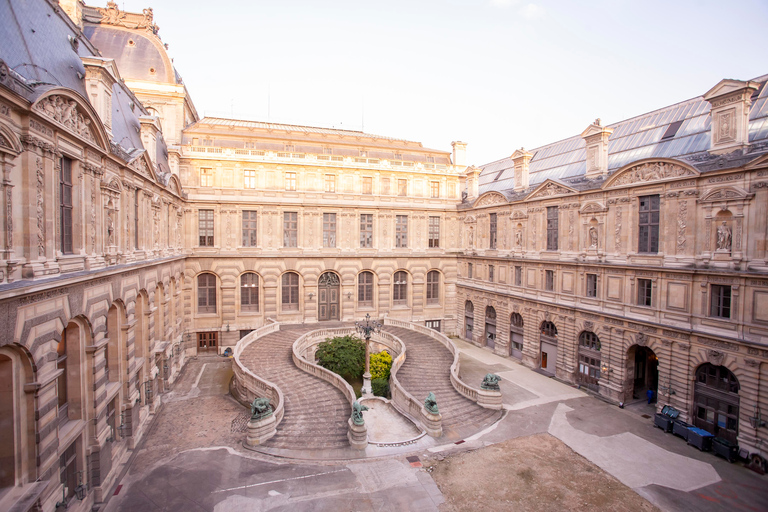 Paris Louvre: 2-Hour Private Tour for Groups or Families Louvre 2-Hour Private Tour for Families in French