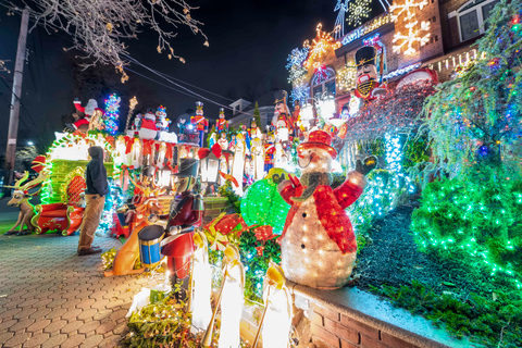 Z Manhattanu: Dyker Heights Holiday Bus TourWycieczka w języku hiszpańskim o godz. 17.00