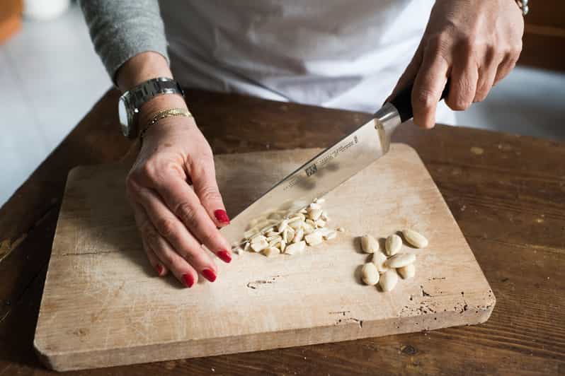 Belluno: Pasta & Tiramisu Class at a Local's Home