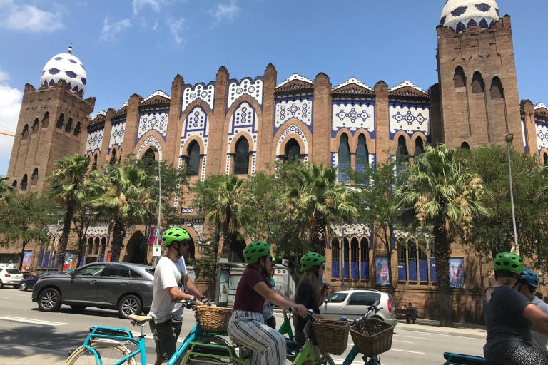 Barcelona: E-Bike-Tour auf den Spuren von GaudíTour auf Französisch