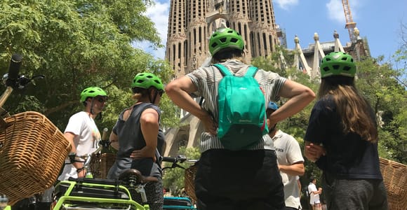 Barcelona: 2,5-stündige historische Tour mit dem Fahrrad oder E-Bike