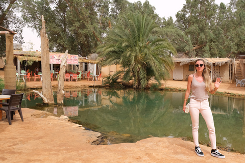 Ksar Ghilane: Tagestour mit Kamelritt & Bad in heißer Quelle