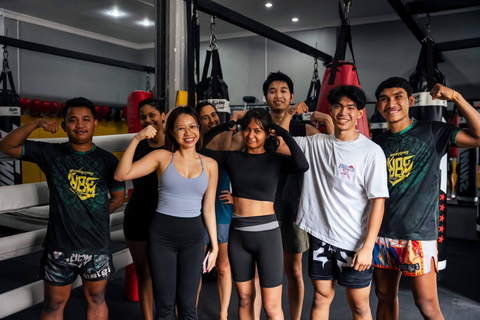 Phnom Penh: 2-Hour Private Kun Khmer Experience