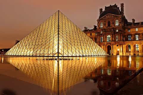 Skip-the-Line Louvre & Arc de Triomphe with Lunch & Cruise