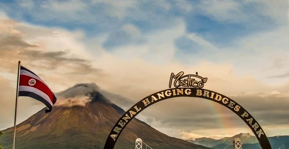 La Fortuna: Arenal Volcano, Hanging Bridges & Waterfall Tour