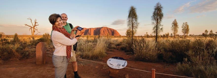 Yulara: wycieczka 1-dniowa autobusem – Uluru o wschodzie słońca i Kata Tjuta