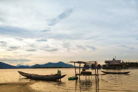 Hue or Hoi An: Golden Bridge Drive by Private Car